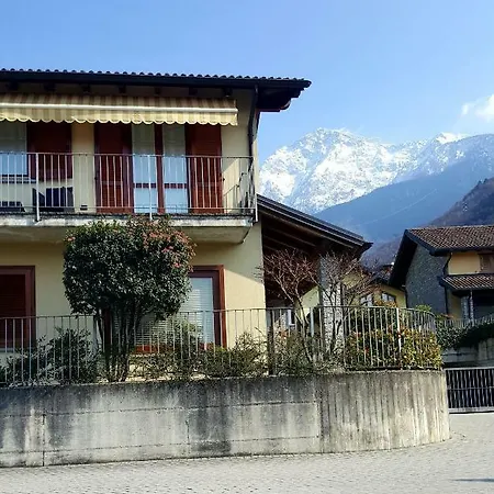 Сasa de vacaciones A Due Passi Dalla Colico